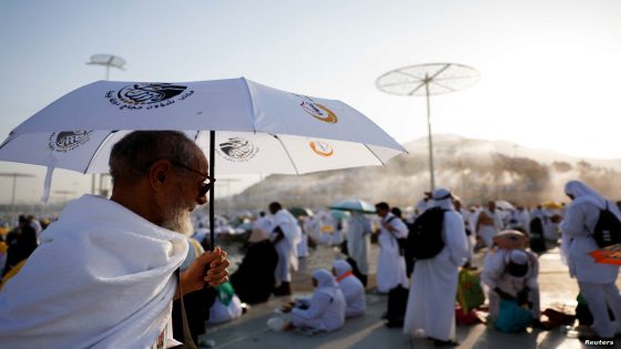 Muslim pilgrims gather on the plain of Arafat during the annual haj pilgrimage, outside the holy city of Mecca, Saudi Arabia, June 15, 2024. REUTERS/Mohamad Torokman