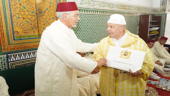 بالصور// تسليم هبة ملكية لفائدة شرفاء أضرحة سيد الزوين والإمام السهيلي والإمام الجزولي