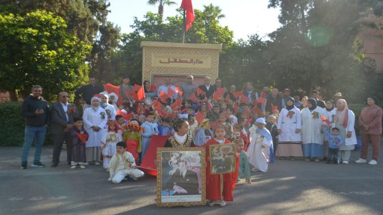 بالصور: أطفال الجمعية الخيرية سيدي بلعباس بمراكش يحتفلون بذكرى المسيرة الخضراء المظفرة