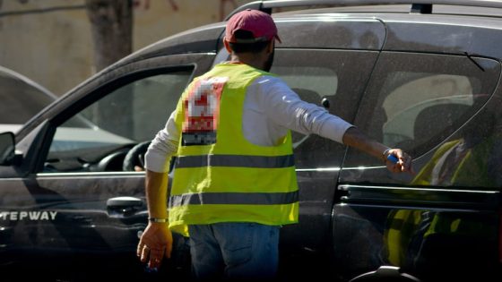 حراسة السيارات بين الحزم في طنجة والتسيب في مراكش